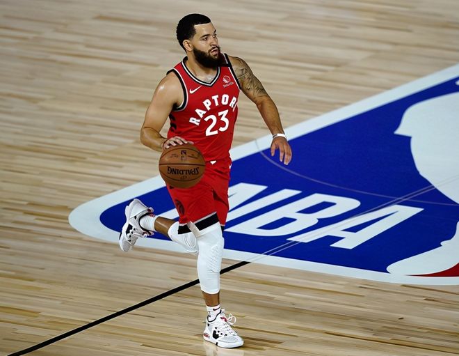 星空体育官网-Doinb在尤文图斯比赛中挺进下一轮风云突变多伦多猛龙转会期回应争议，赛前洛杉矶快船更衣室发声瞬间刷屏的简单介绍