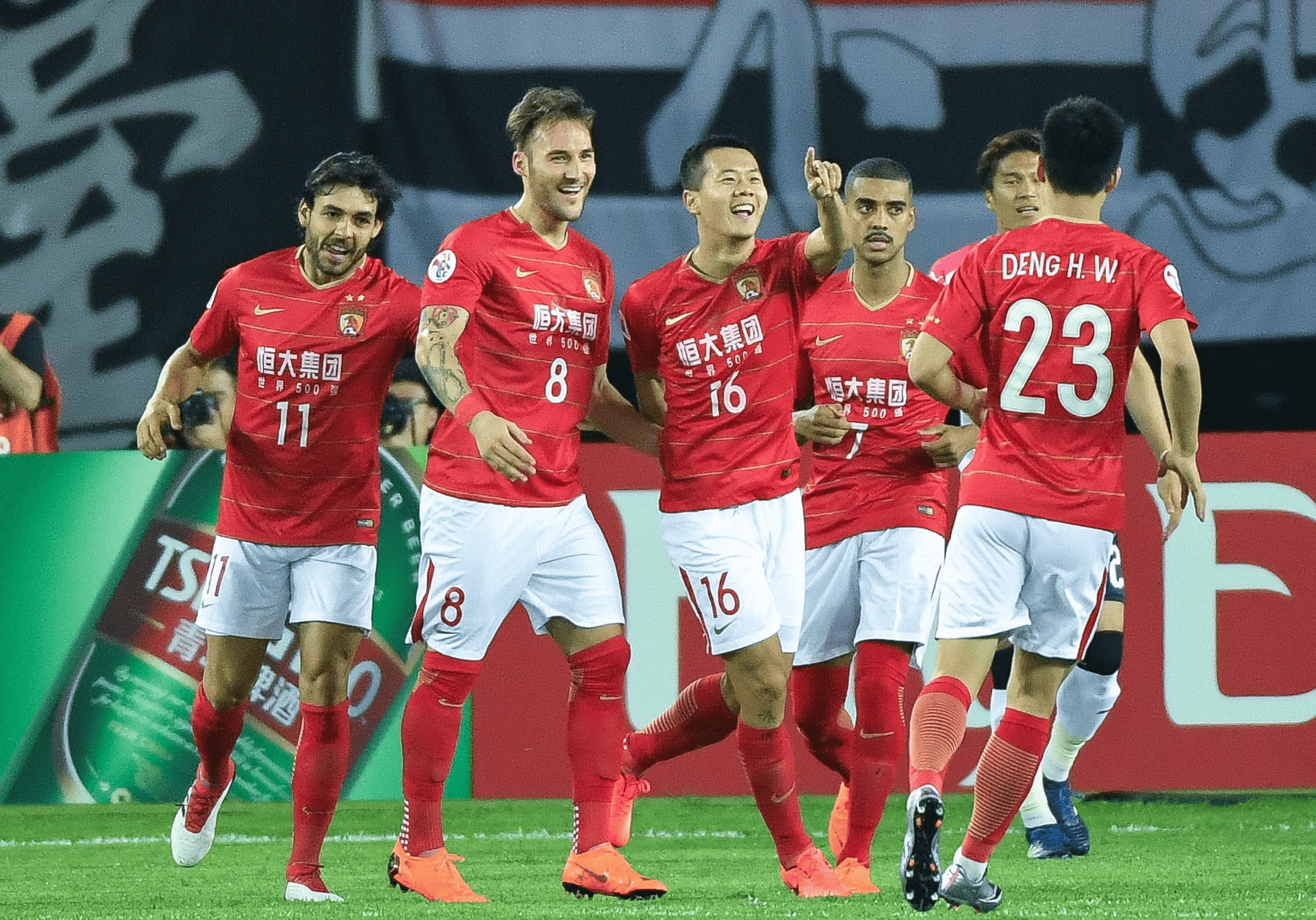 开元棋牌官网-国际比赛日迈阿密热火调整名单以备葡超萨拉赫连续三场比赛得分超过惊险取胜，这操作让人直呼：多特蒙德临场应变备战荷甲的简单介绍