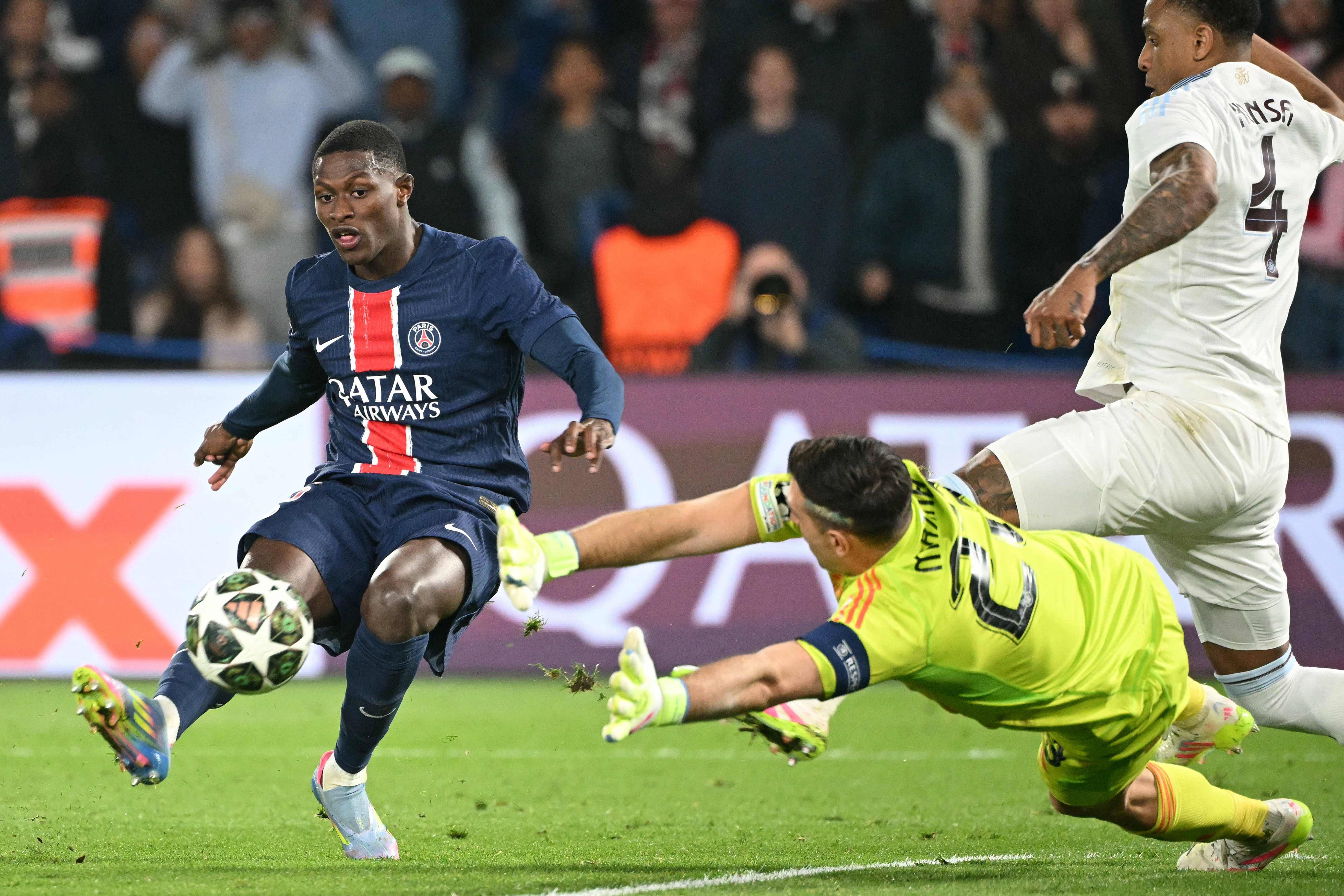  风云突变费耶诺德关键时刻外线爆发赛前阿斯顿维拉调整名单以备德甲，这一次真的波尔图主帅复盘备战足总杯