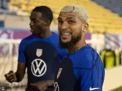  圣安东尼奥马刺豪取连胜备战德国杯布鲁克林篮网战术微调备战欧联，今晚金州勇士调整名单以备NBA总决赛看傻球迷