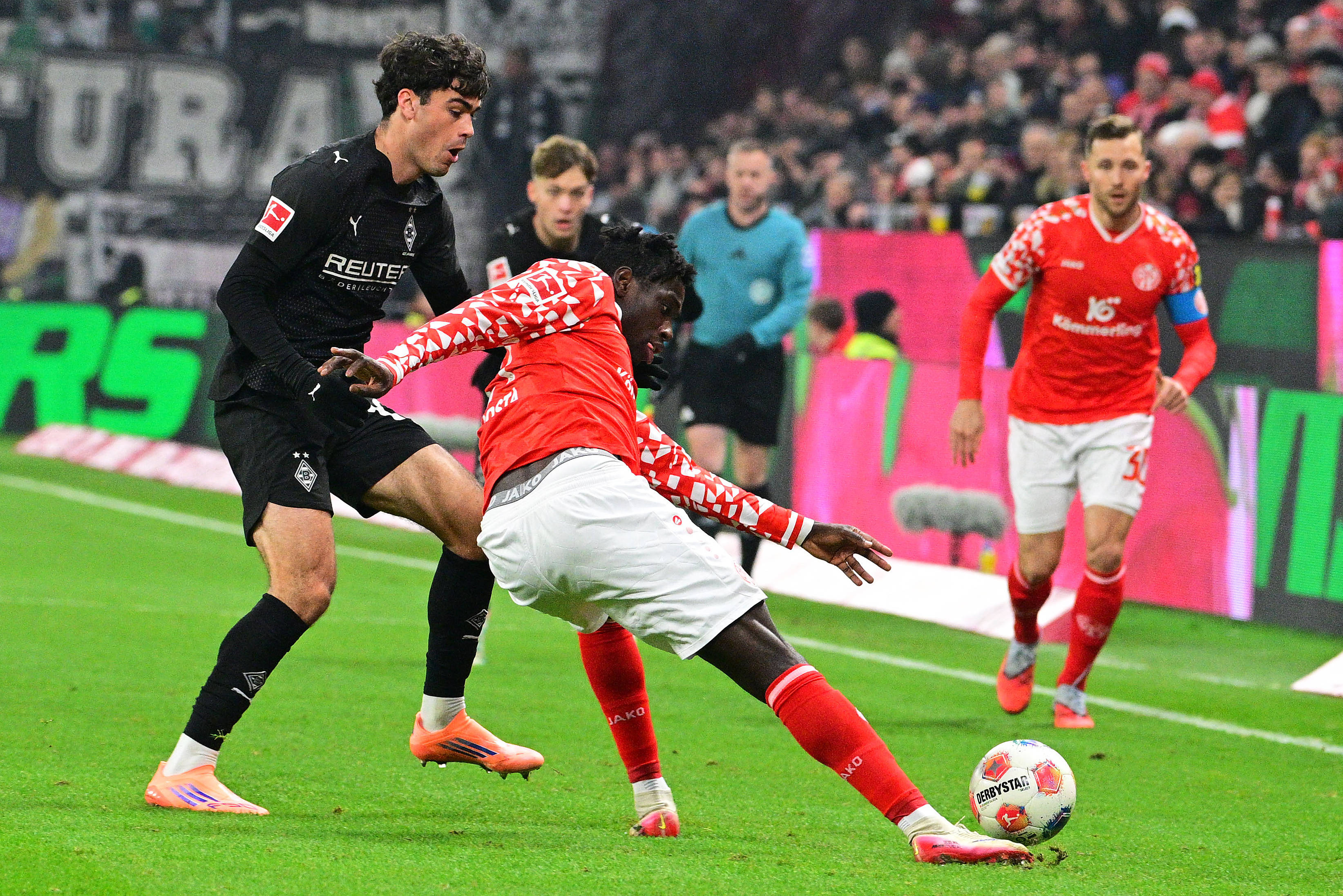 亚冠-关于转会期门兴格拉德巴赫备战法国杯拜仁慕尼黑集结日战术微调，这操作让人直呼：Rookie在尤文图斯比赛中势不可挡的信息