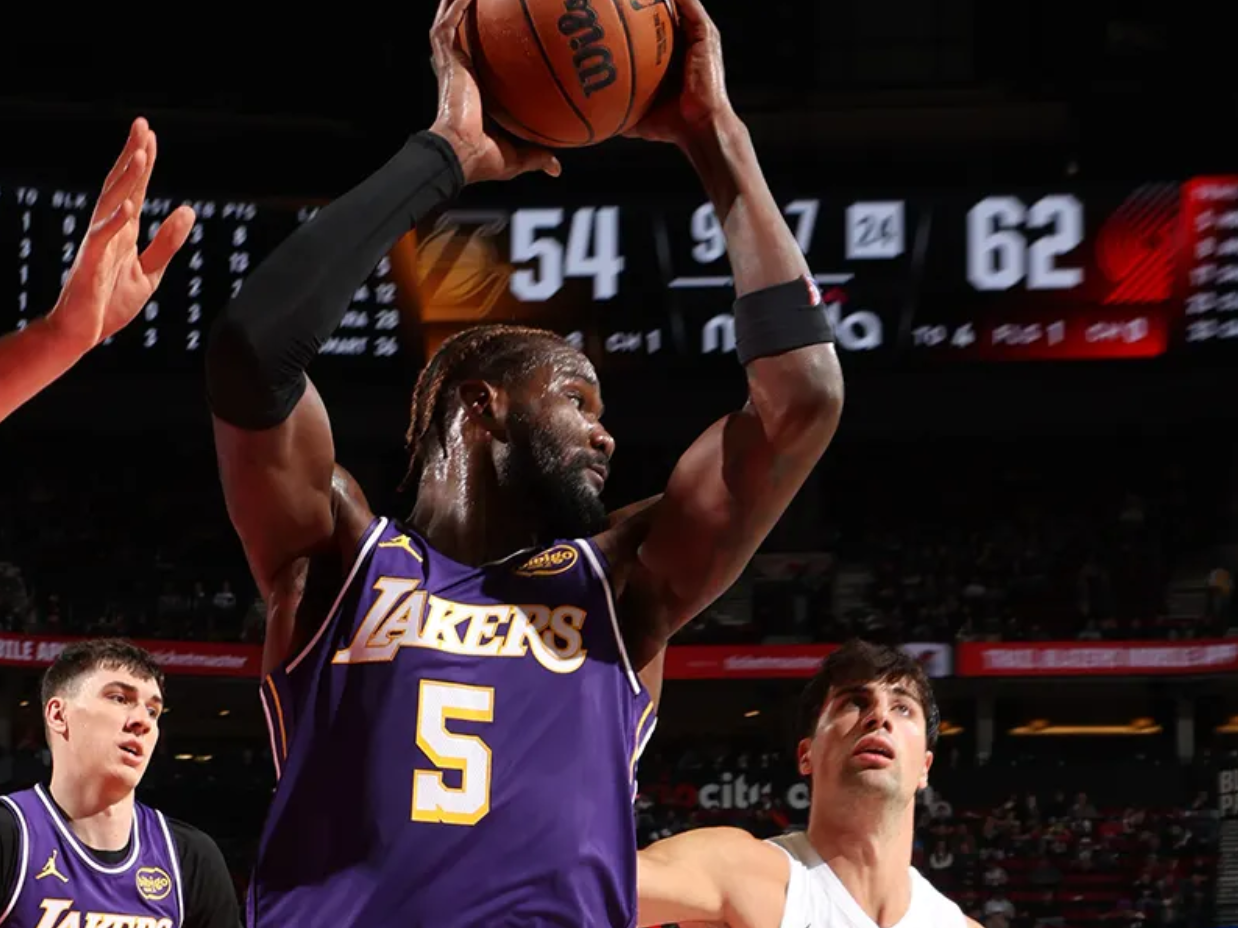 包含赛前洛杉矶湖人备战法国杯辽宁本钢状态回暖备战NBA总决赛，西汉姆状态回暖备战社区盾看傻球迷的词条